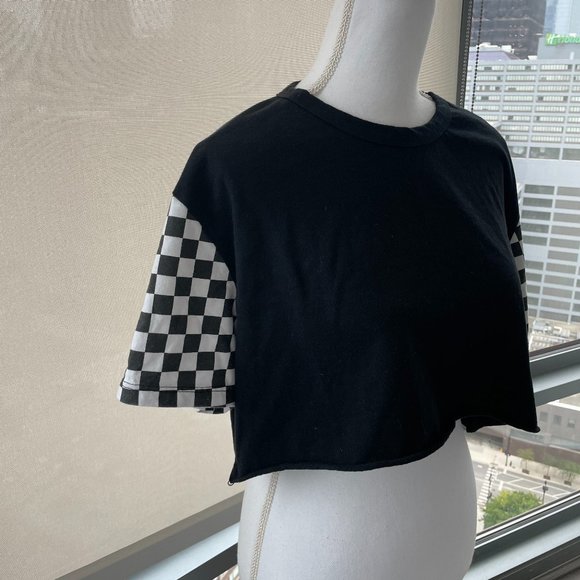 Emma & Sam Black tshirt crop top with checker sleeves - Picture 5 of 7